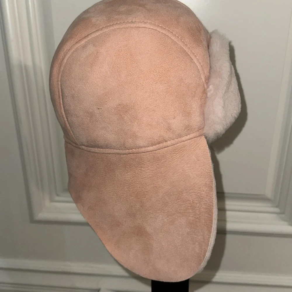 New UGG kids Shearling Sheep Skin Hat. Pink. Size 4-6 Years.
